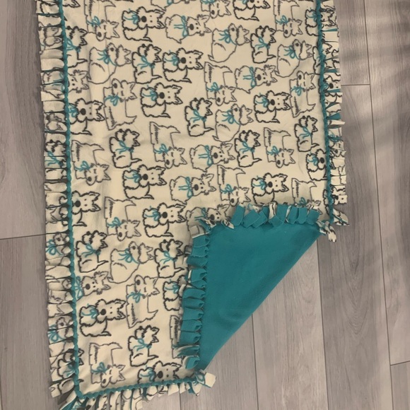 Handmade fleece tie blanket - Picture 2 of 3